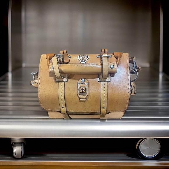 Genuine Leather Expedition Bag! - Picture 8 of 10